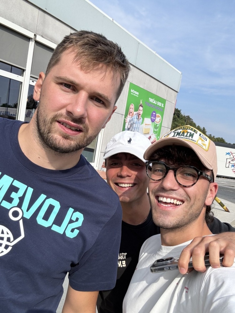 一意大利球迷加油站偶遇东契奇：他瘦了33磅 差点没认出来